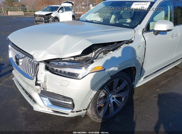 YV4H60CLXN1859411 2022 VOLVO XC90 RECHARGE PLUG-IN HYBRID Beige Widok z przodu