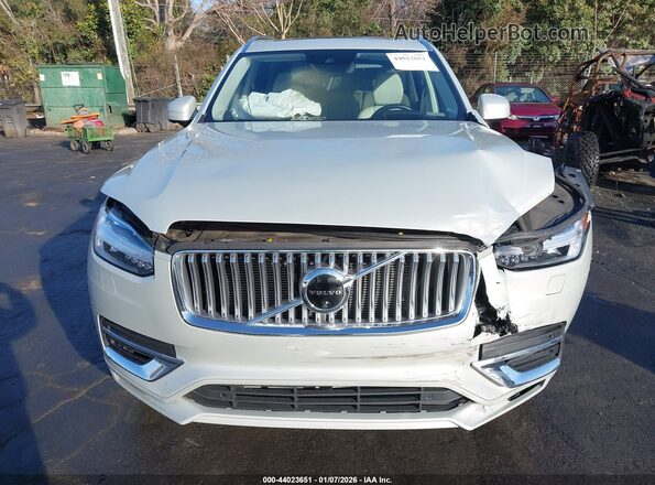 YV4H60CLXN1859411 2022 VOLVO XC90 RECHARGE PLUG-IN HYBRID Beige Widok zestawu wskaźników