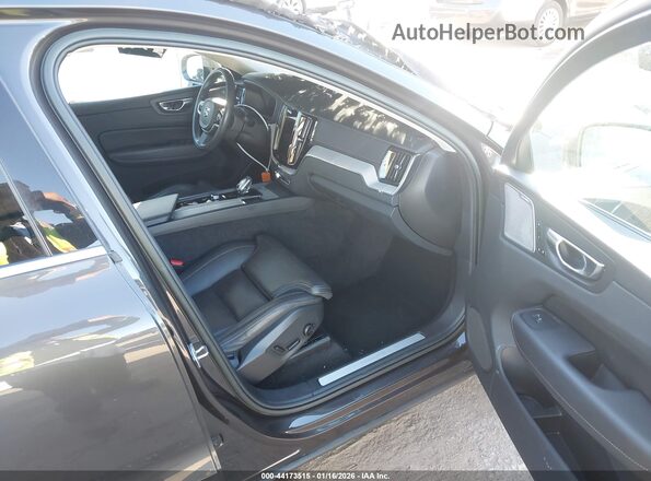 YV4H60DL6N1077203 2022 VOLVO XC60 RECHARGE PLUG-IN HYBRID Gray Սալոնի դիմացի տեսք