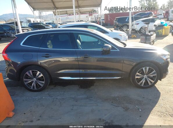 YV4H60DL6N1077203 2022 VOLVO XC60 RECHARGE PLUG-IN HYBRID Gray Սալոնի հետևի տեսք