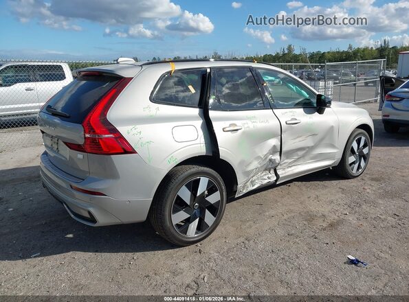 YV4H60DL6R1908690 2024 VOLVO XC60 RECHARGE PLUG-IN HYBRID Silver უკანა მარჯვენა