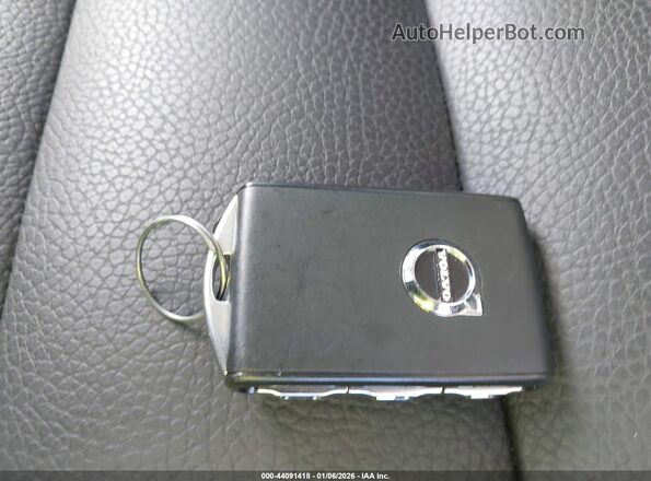 YV4H60DL6R1908690 2024 VOLVO XC60 RECHARGE PLUG-IN HYBRID Silver წინა პანელის ხედი