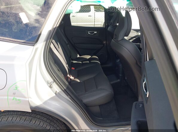 YV4H60DL6R1908690 2024 VOLVO XC60 RECHARGE PLUG-IN HYBRID Silver VIN კოდის სტიკერის ხედი