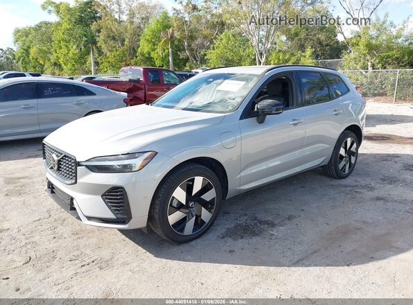 YV4H60DL6R1908690 2024 VOLVO XC60 RECHARGE PLUG-IN HYBRID Silver წინა მარცხენა ხედი სამი მეოთხედიდან