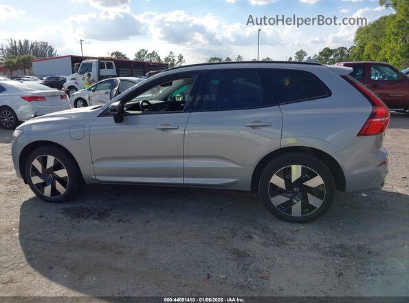 YV4H60DL6R1908690 2024 VOLVO XC60 RECHARGE PLUG-IN HYBRID Silver სალონის 360-გრადუსიანი ხედი