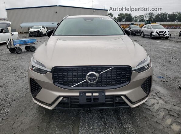 YV4H60DL8R1913941 2024 VOLVO XC60 Золотой Вид спереди