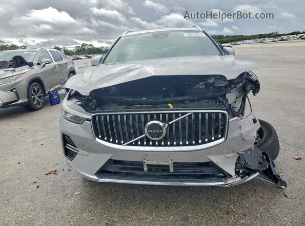 YV4H60DN1P1219378 2023 VOLVO XC60 Silver Вид спереду