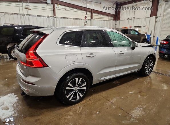 YV4H60DZ4N1079066 2022 VOLVO XC60 Silver 