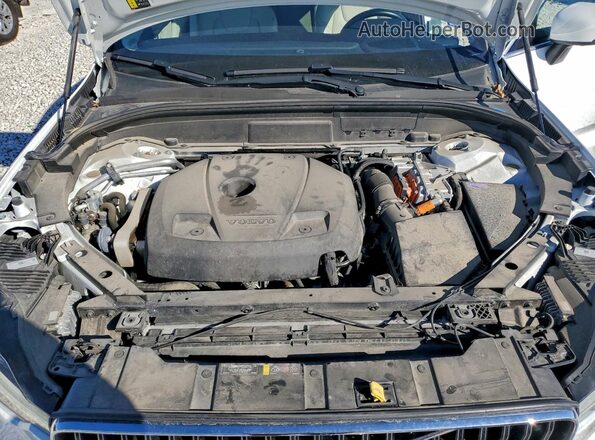YV4H60DZ6N1032895 2022 VOLVO XC60 White Vista del compartimento del motor
