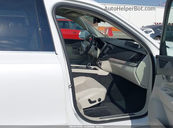 YV4H60LE8R1212139 2024 VOLVO XC90 RECHARGE PLUG-IN HYBRID White Vista interior delantera