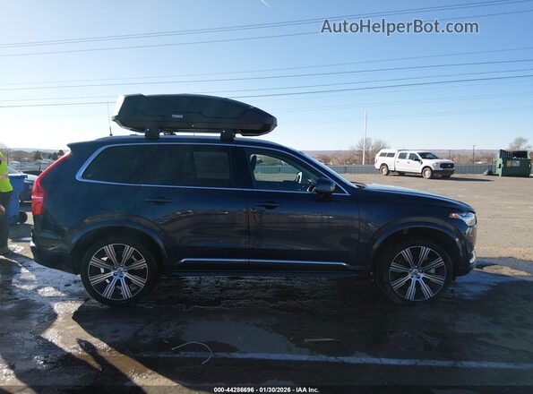 YV4H60PE4S1333492 2025 VOLVO XC90 PLUG-IN HYBRID Dark Blue Вид задньої частини салону