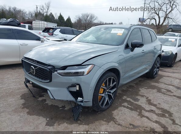 YV4H60RP4T1336201 2026 VOLVO XC60 PLUG-IN HYBRID Gray Vista tres cuartos delantera izquierda