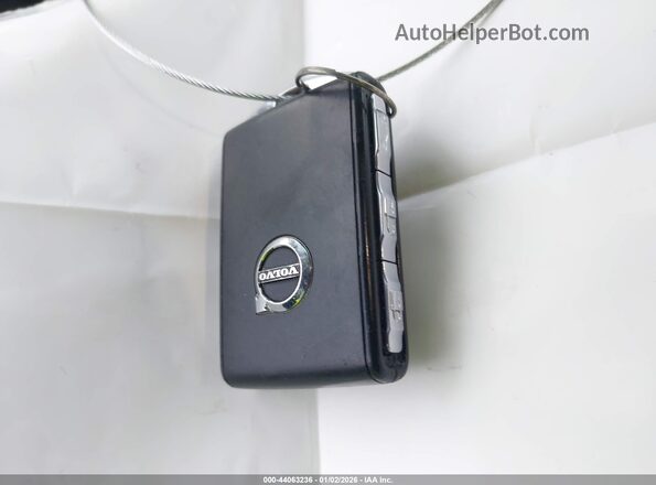 YV4L12DK9N1950017 2022 VOLVO XC60 Белый Вид панели приборов