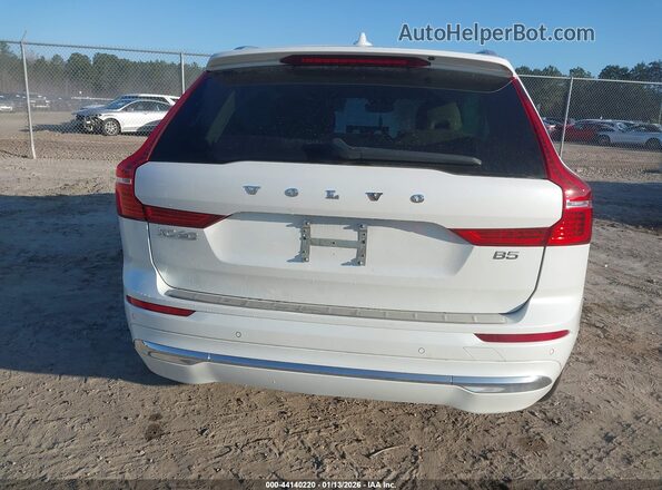 YV4L12DL5N1905486 2022 VOLVO XC60 White 