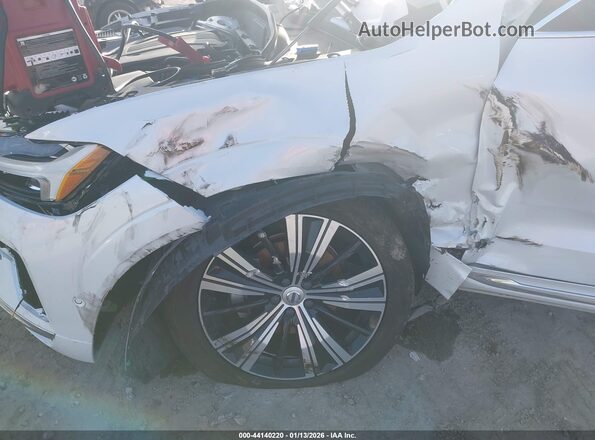 YV4L12DL5N1905486 2022 VOLVO XC60 White წინა ხედი