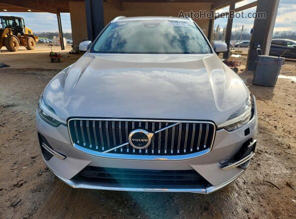 YV4L12DN3P1319549 2023 VOLVO XC60 Silver Vista frontal