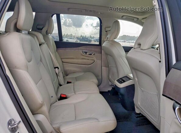 YV4L12PN7P1985471 2023 VOLVO XC90 White 