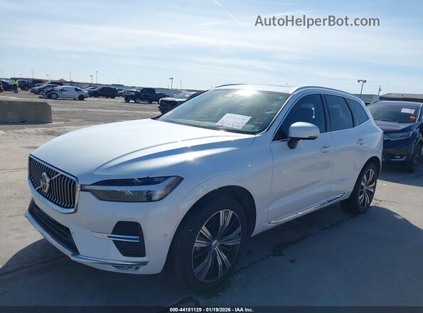 YV4L12REXP1359748 2023 VOLVO XC60 White 