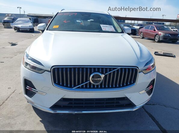 YV4L12REXP1359748 2023 VOLVO XC60 White 