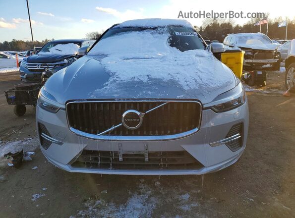 YV4L12RK4N1025816 2022 VOLVO XC60 Silver Front view