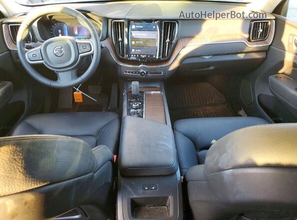 YV4L12RK4N1025816 2022 VOLVO XC60 Silver Dashboard view