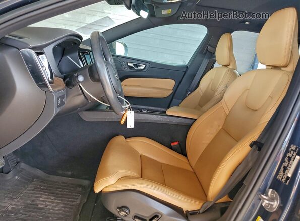 YV4L12RL4N1091467 2022 VOLVO XC60 Blue Вид салону спереду