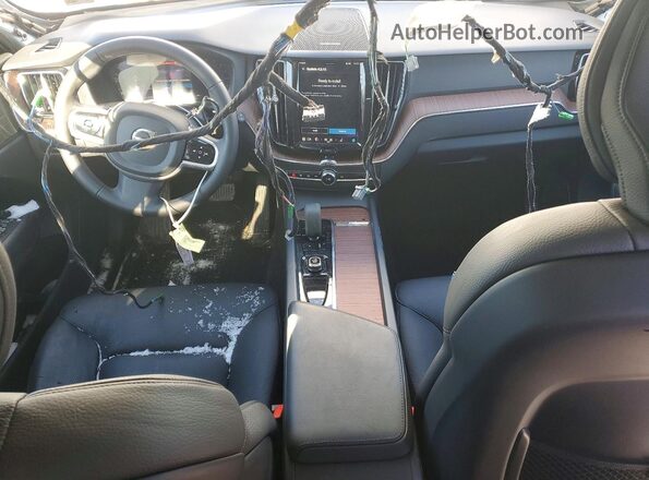 YV4L12RL4R1924996 2024 VOLVO XC60 White 