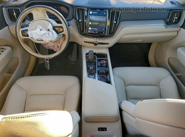 YV4L12RN4P1271794 2023 VOLVO XC60 White Առջևի վահանակի տեսք