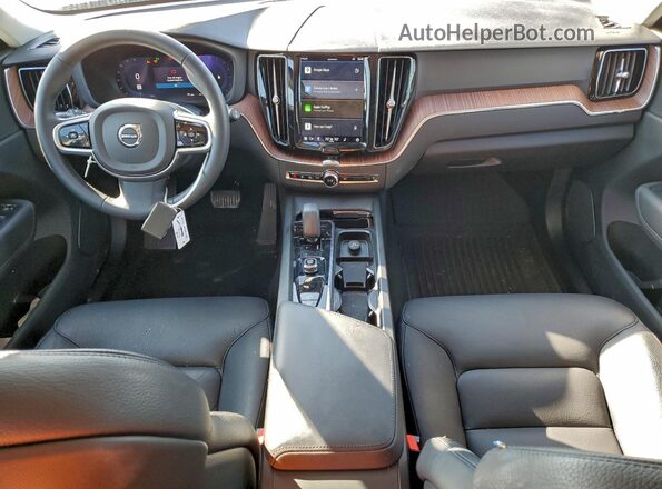 YV4L12RN7P1322639 2023 VOLVO XC60 Серебряный Вид панели приборов