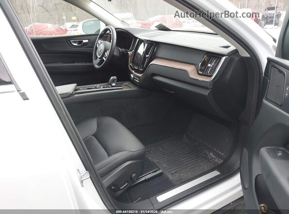 YV4L12RNXP1319346 2023 VOLVO XC60 White 