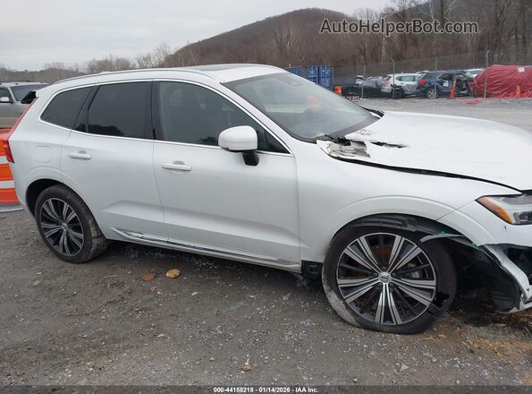 YV4L12RNXP1319346 2023 VOLVO XC60 White 