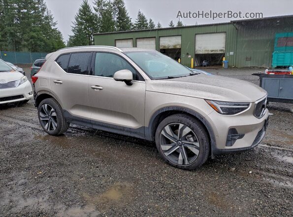YV4L12UA0P2019586 2023 VOLVO XC40 Tan Przód prawy