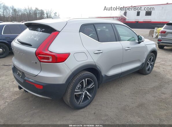 YV4L12UJ8S2520167 2025 VOLVO XC40 Silver Հետևի աջ