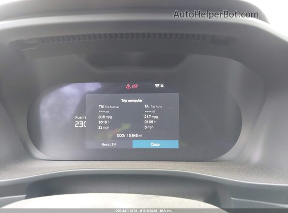YV4L12UJ8S2520167 2025 VOLVO XC40 Silver Հետևի նստատեղերի տեսք