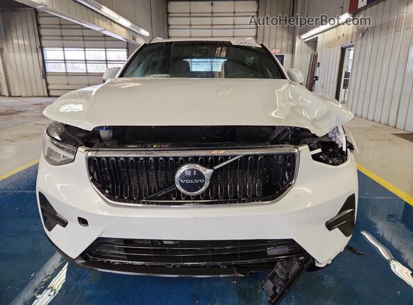 YV4L12UK2P2029173 2023 VOLVO XC40 Белый 