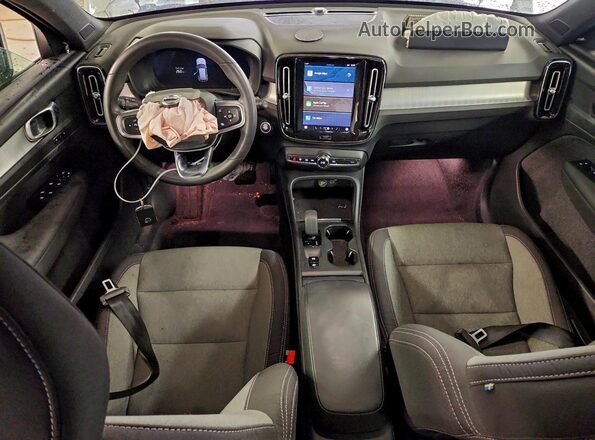 YV4L12UK2P2029173 2023 VOLVO XC40 Белый Вид панели приборов