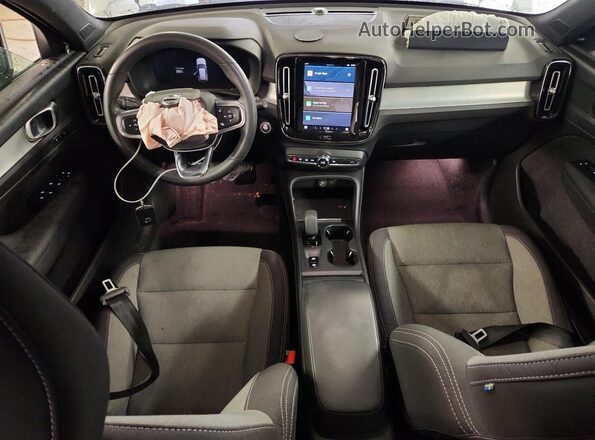 YV4L12UK2P2029173 2023 VOLVO XC40 Белый 