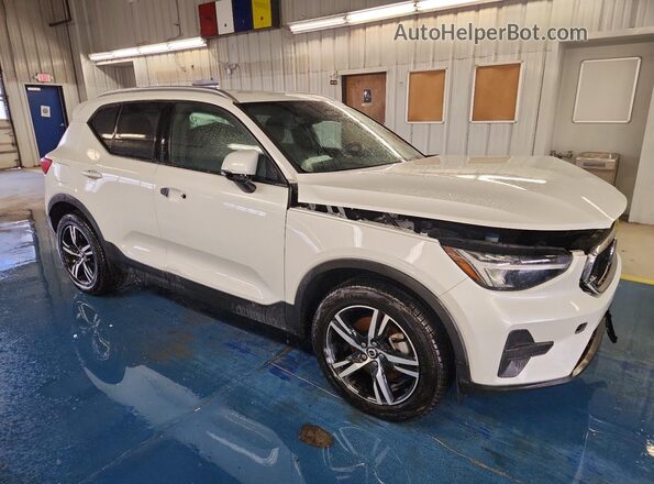 YV4L12UK2P2029173 2023 VOLVO XC40 Белый 