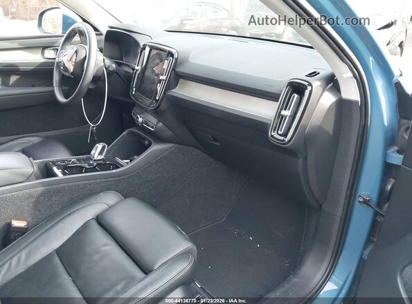 YV4L12UNXP2939177 2023 VOLVO XC40 Blue Widok wnętrza z przodu