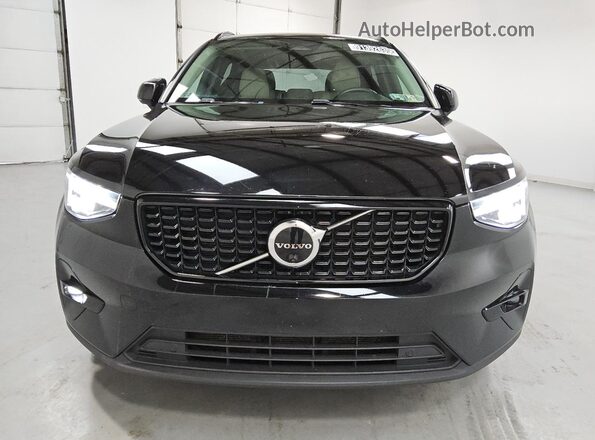 YV4L12UW0P2938483 2023 VOLVO XC40 Black Դիմացի տեսք