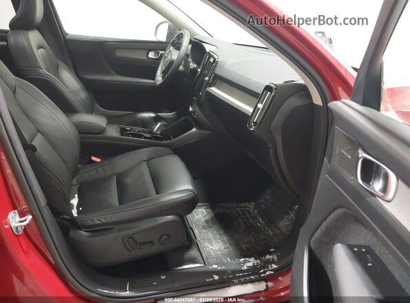 YV4L12UW4P2943637 2023 VOLVO XC40 Red Սալոնի դիմացի տեսք