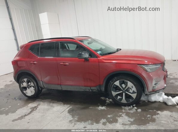YV4L12UW4P2943637 2023 VOLVO XC40 Red Սալոնի հետևի տեսք