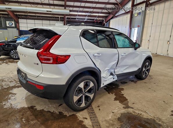 YV4L12UW6P2977806 2023 VOLVO XC40 White Հետևի աջ