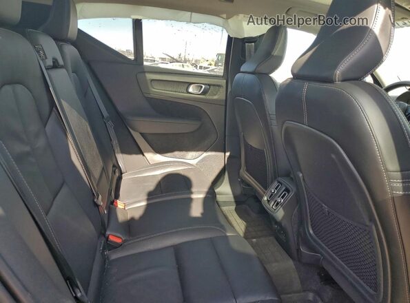 YV4L12UX9P2046970 2023 VOLVO XC40 Black Սալոնի հետևի տեսք