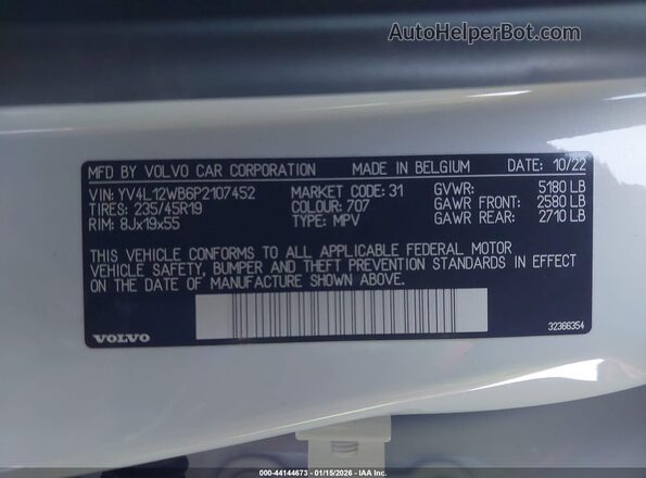 YV4L12WB6P2107452 2023 VOLVO V60 CROSS COUNTRY White Vista del compartimento del motor