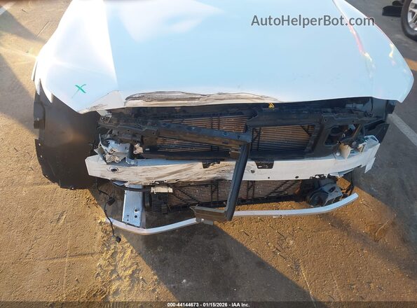 YV4L12WB6P2107452 2023 VOLVO V60 CROSS COUNTRY White Vista frontal