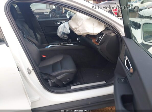 YV4L12WK7S2146835 2025 VOLVO V60 CROSS COUNTRY White Widok wnętrza z przodu