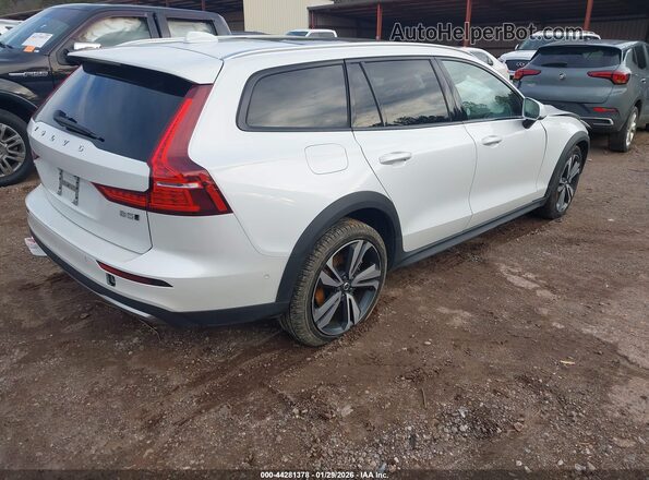 YV4L12WK7S2146835 2025 VOLVO V60 CROSS COUNTRY White Tył prawy