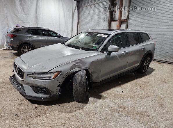 YV4L12WKXS2149650 2025 VOLVO V60 Gray Սալոնի 360 աստիճան տեսք