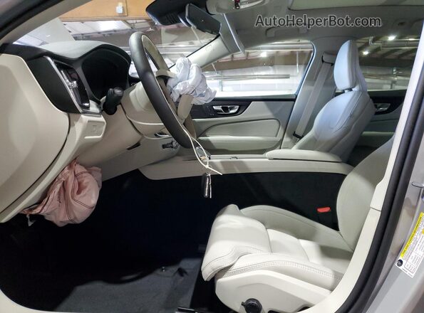 YV4L12WL1S2148802 2025 VOLVO V60 Серебряный Вид салона спереди
